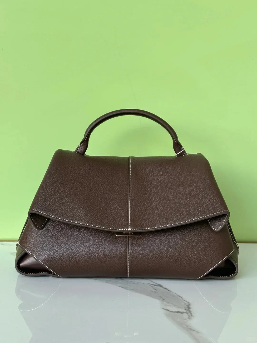 1pcs High end luxury leather smile bag with pleated design, single shoulder large capacity commuting handbag