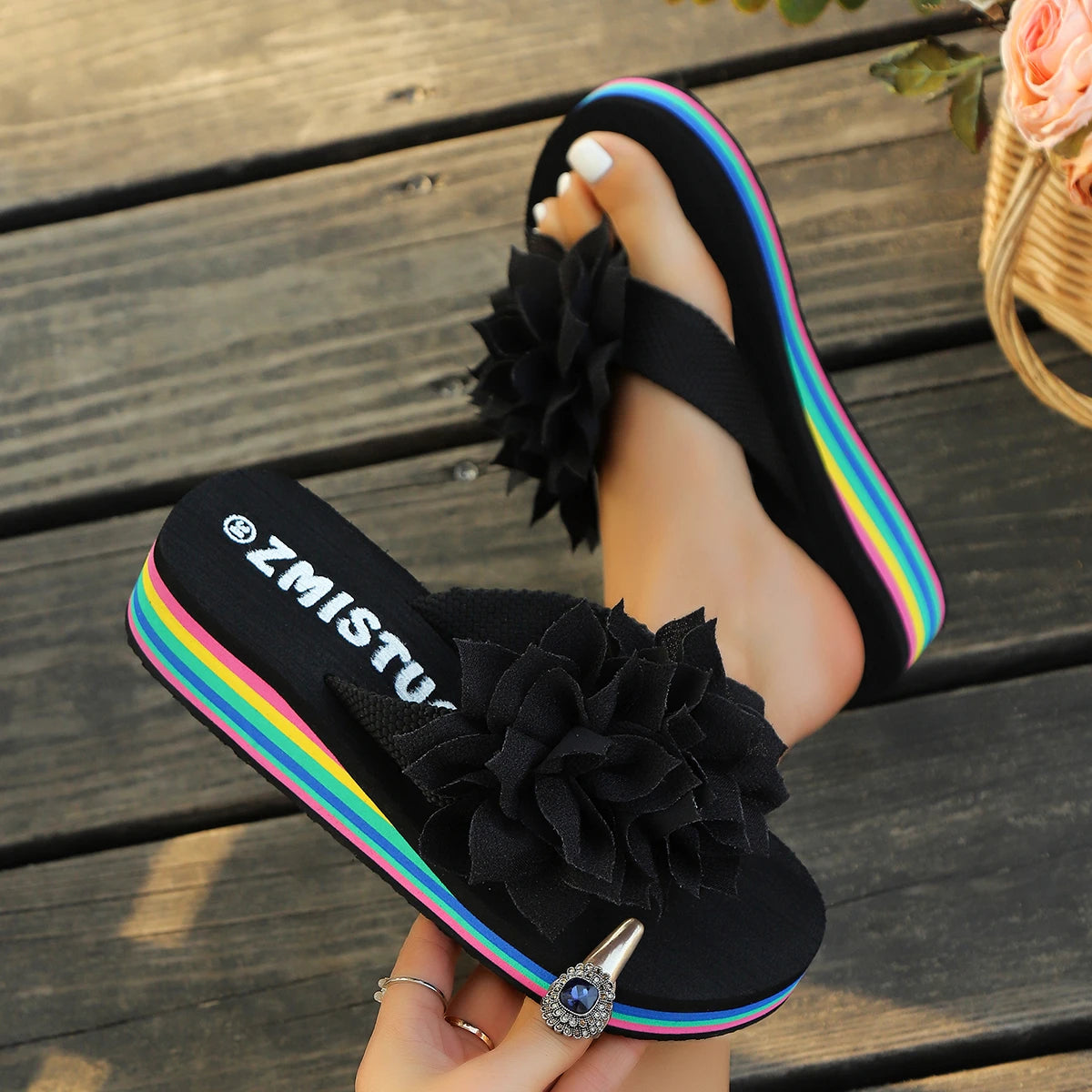 Big Flower Decor Wedge Flip Flops Women 2025 Summer Rainbow Thick Bottom Beach Slippers Woman Light Non Slip Platform Sandals