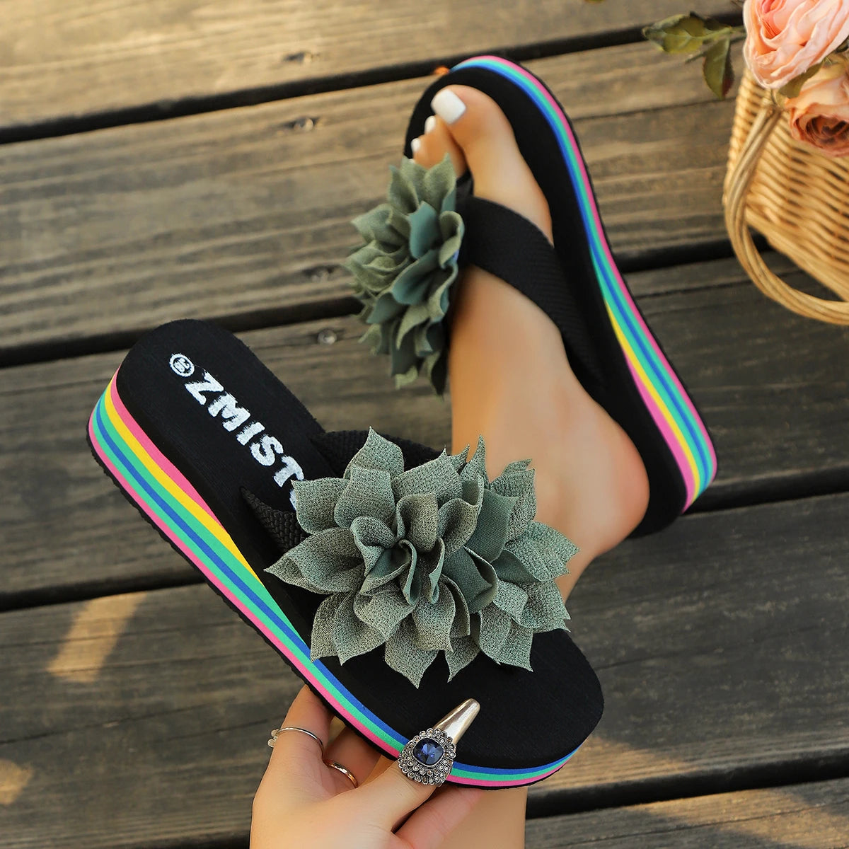 Big Flower Decor Wedge Flip Flops Women 2025 Summer Rainbow Thick Bottom Beach Slippers Woman Light Non Slip Platform Sandals