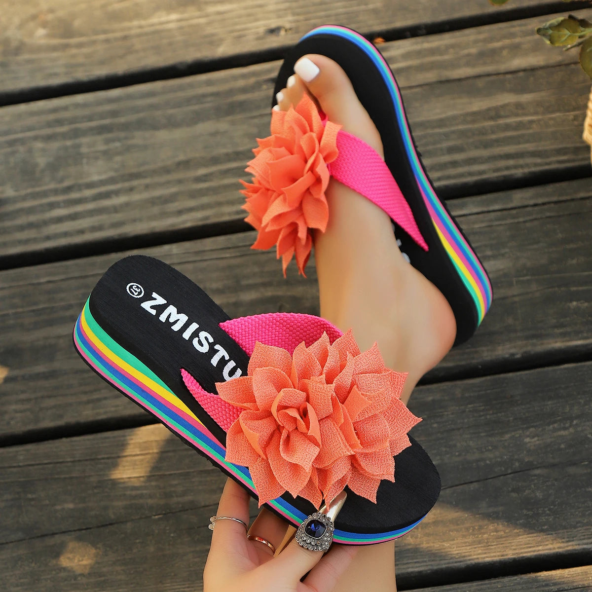 Big Flower Decor Wedge Flip Flops Women 2025 Summer Rainbow Thick Bottom Beach Slippers Woman Light Non Slip Platform Sandals