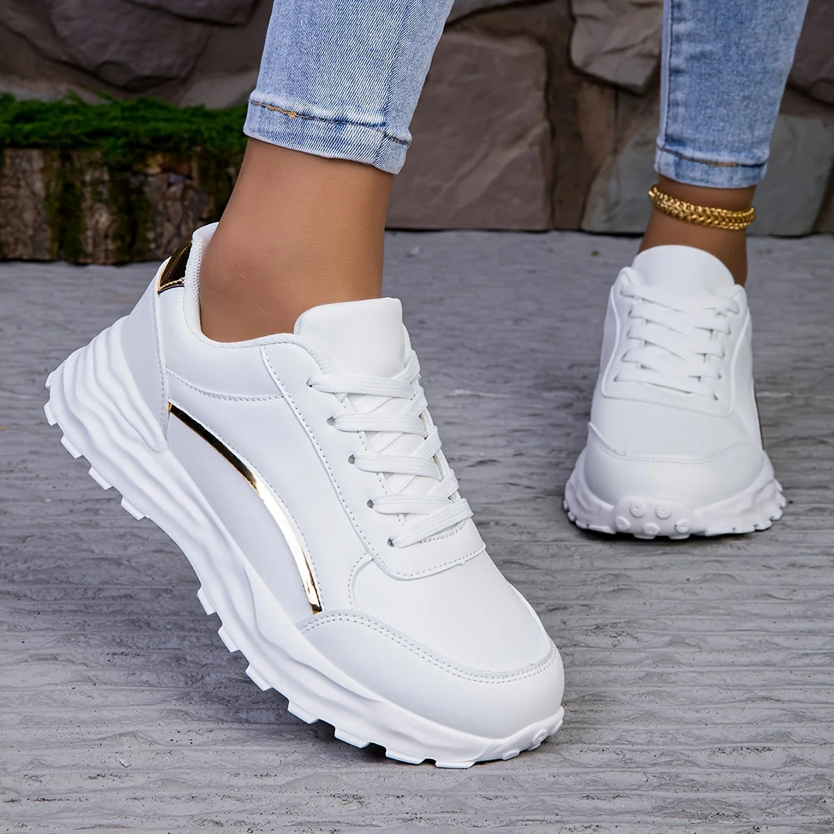Women's Solid Color Casual Sneaker, Lace-up Lightweight Soft Sole Walking Shoes, Low-Top Comfortable Training Shoes